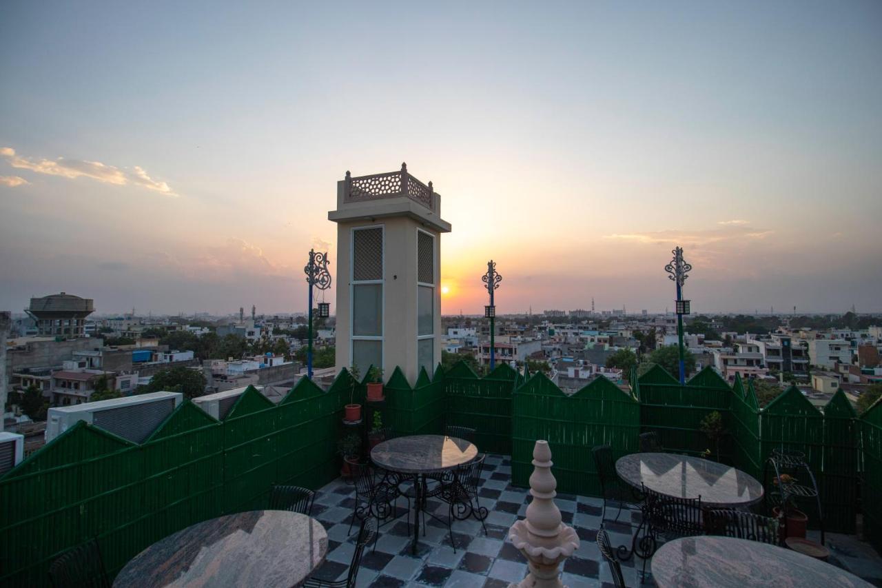 Hotel Aayat Palace Dźajpur Zewnętrze zdjęcie
